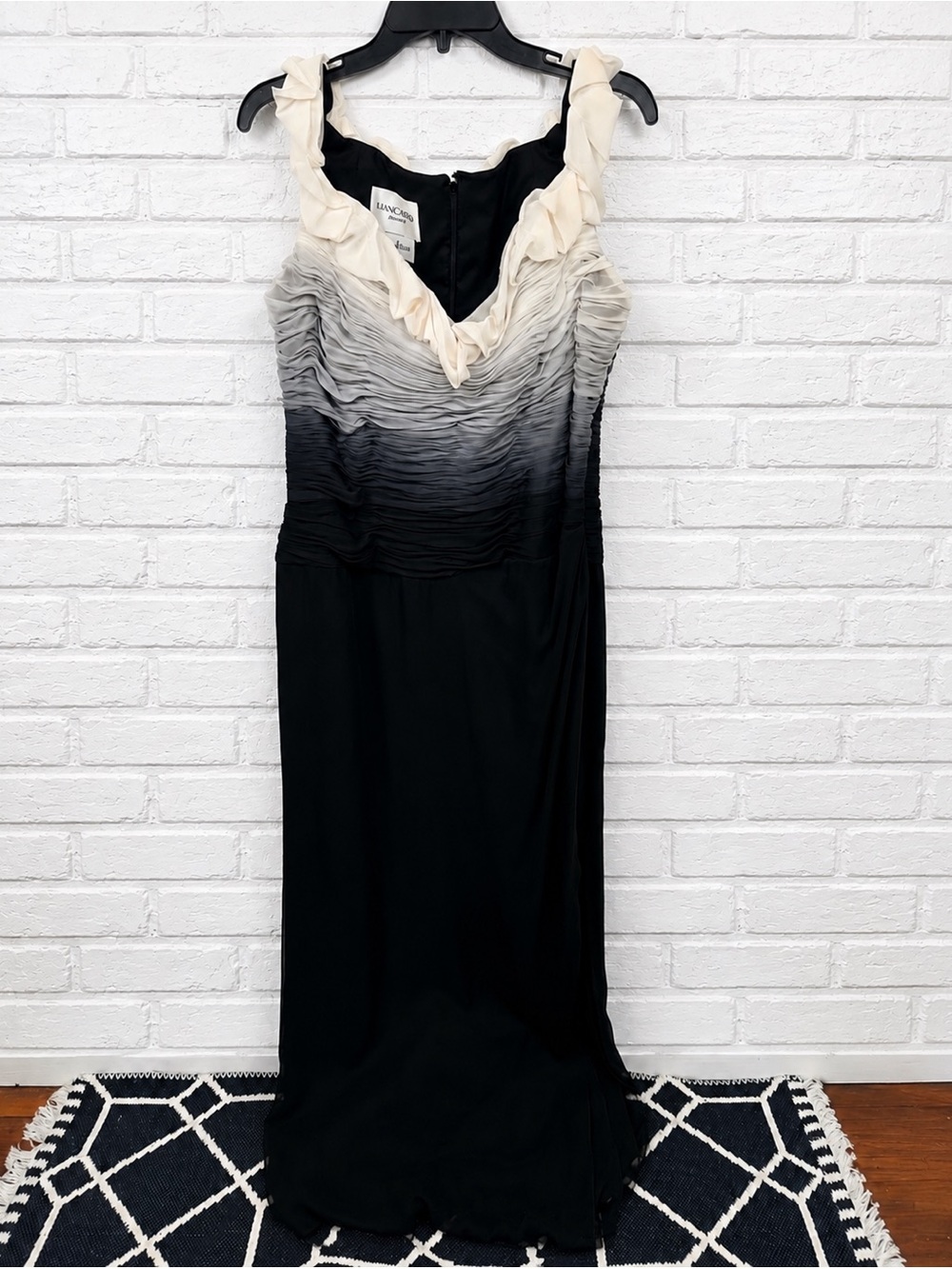 Liancarlo Couture Silk Gown Womens Size 14 Ombre Ruched Sleeveless Maxi Dress
